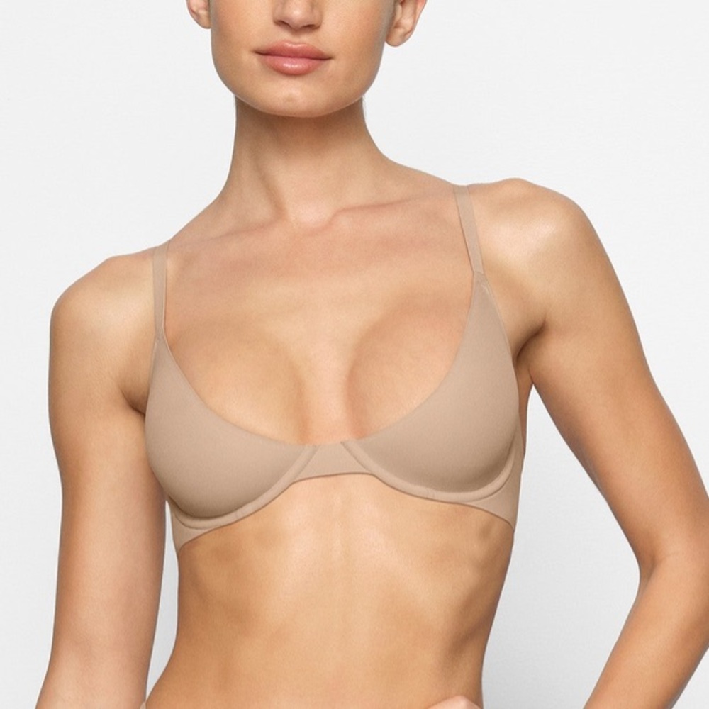 NEW SKIMS Fits Everybody Plunge Scoop Bra Clay
